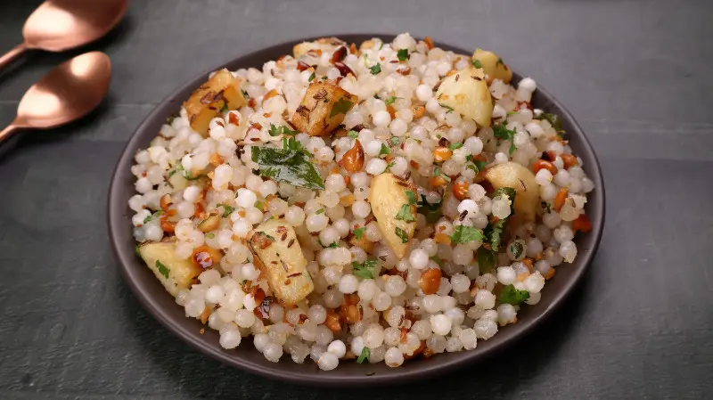 Sabudana Ki Khichdi (Bowl)